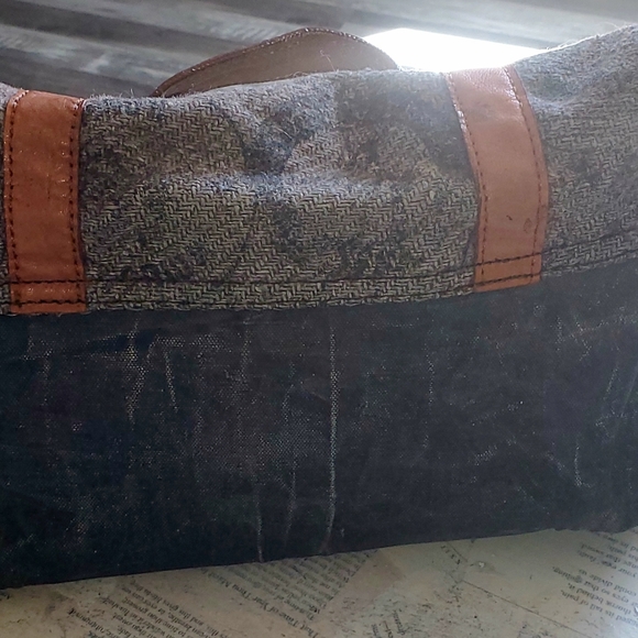 Mona B cross body bag - Picture 4 of 6